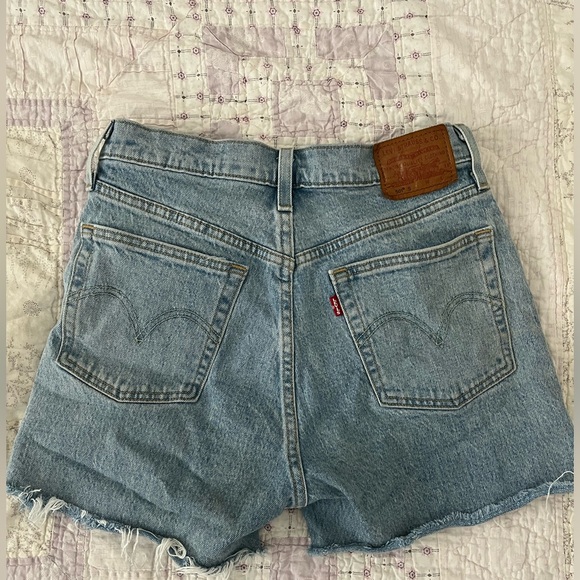Levi’s 501 Denim Cut Off Shorts - Picture 2 of 7